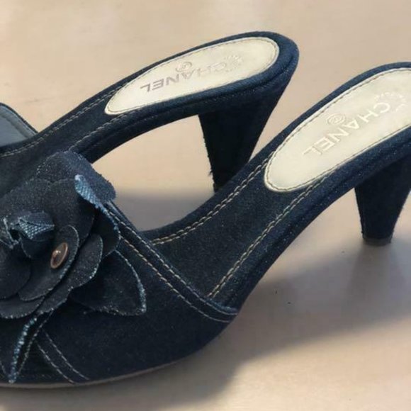 Chanel Camellia size women 6.5US